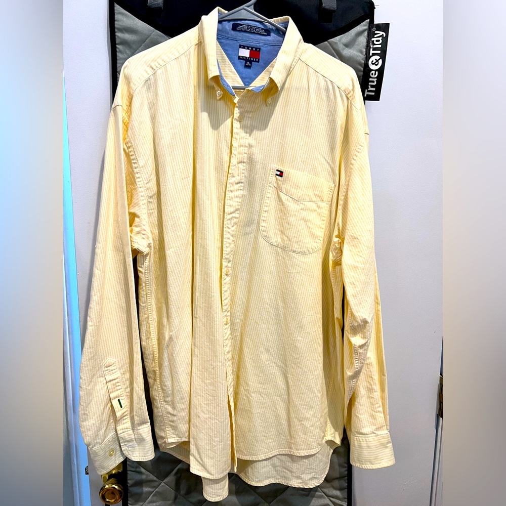EUC Size XL Men’s Tommy Hilfiger Yellow Pin Stripe Button Down Shirt
